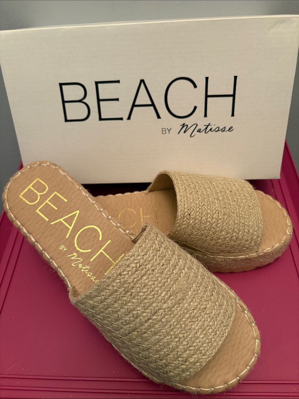 NWT BEACH by Matisse Raffia Platform Slides - Size 9